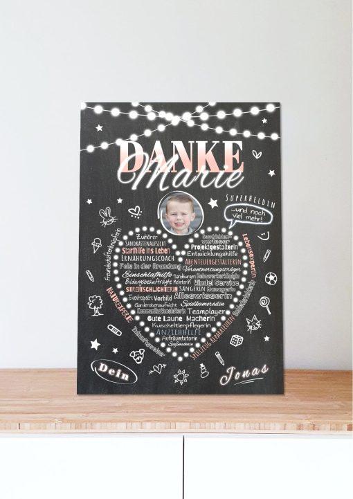 Meilensteintafel Chalkboard Geschenk Erzieherin Personalisiert Tagesmutter Tagesvater Abschied Danke Herz Lichterkette06